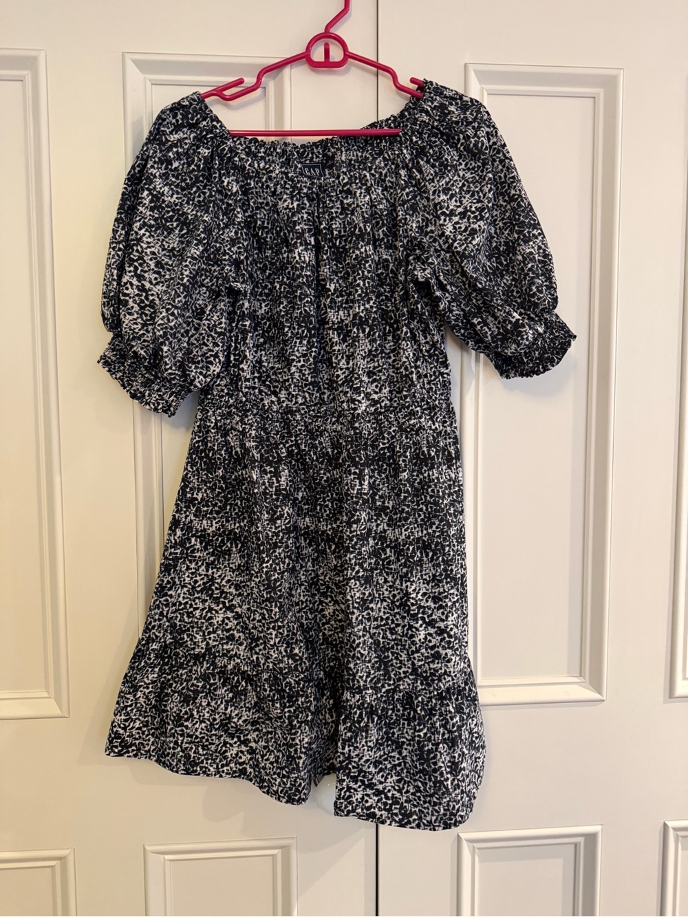 GAP Black and White Smocked Puff-Sleeve Women’s Dress